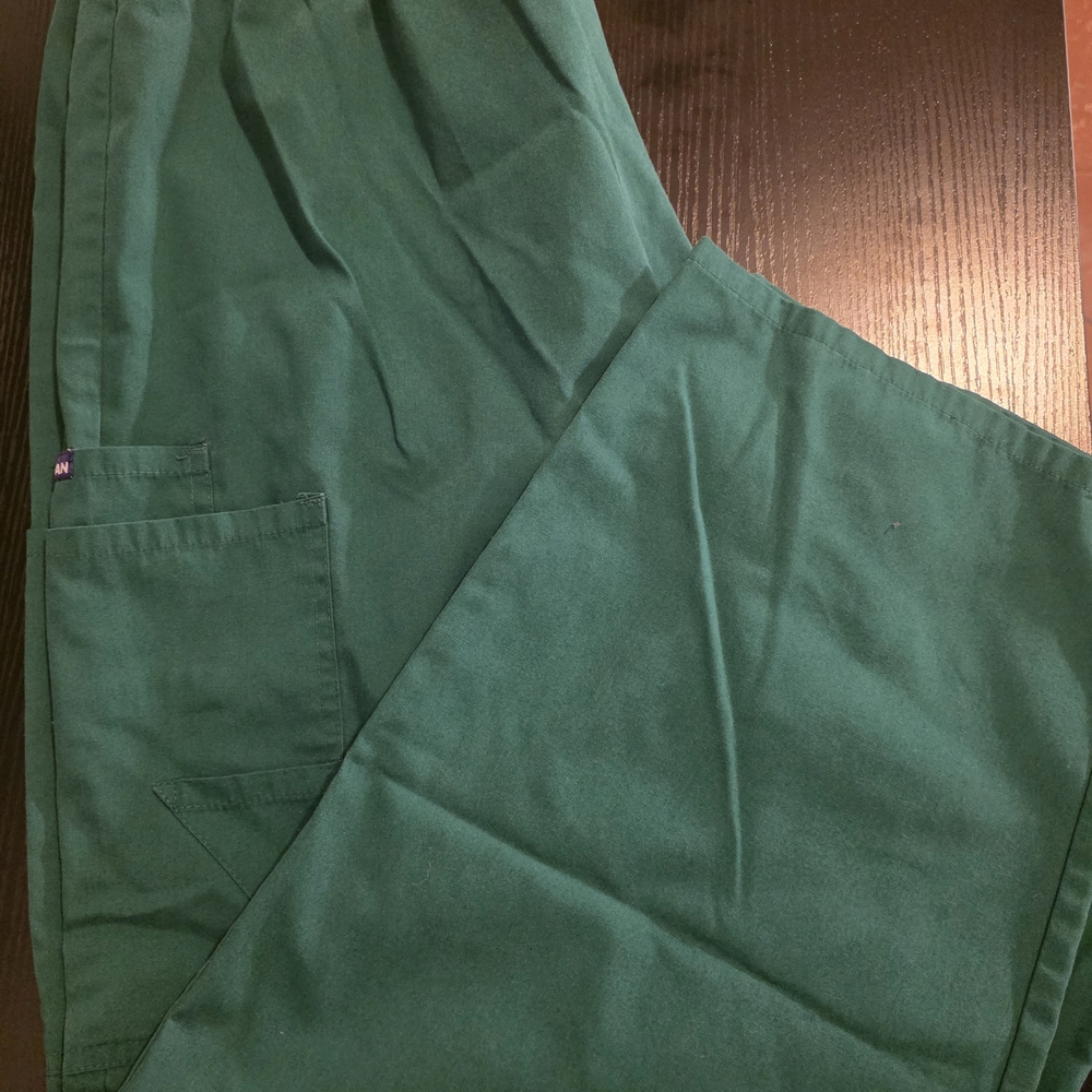 SIVVAN Green Scrub Pants